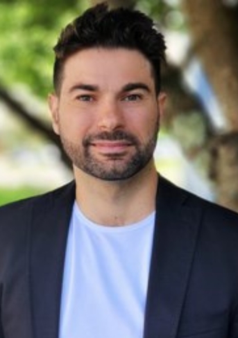 Steven Petruzello